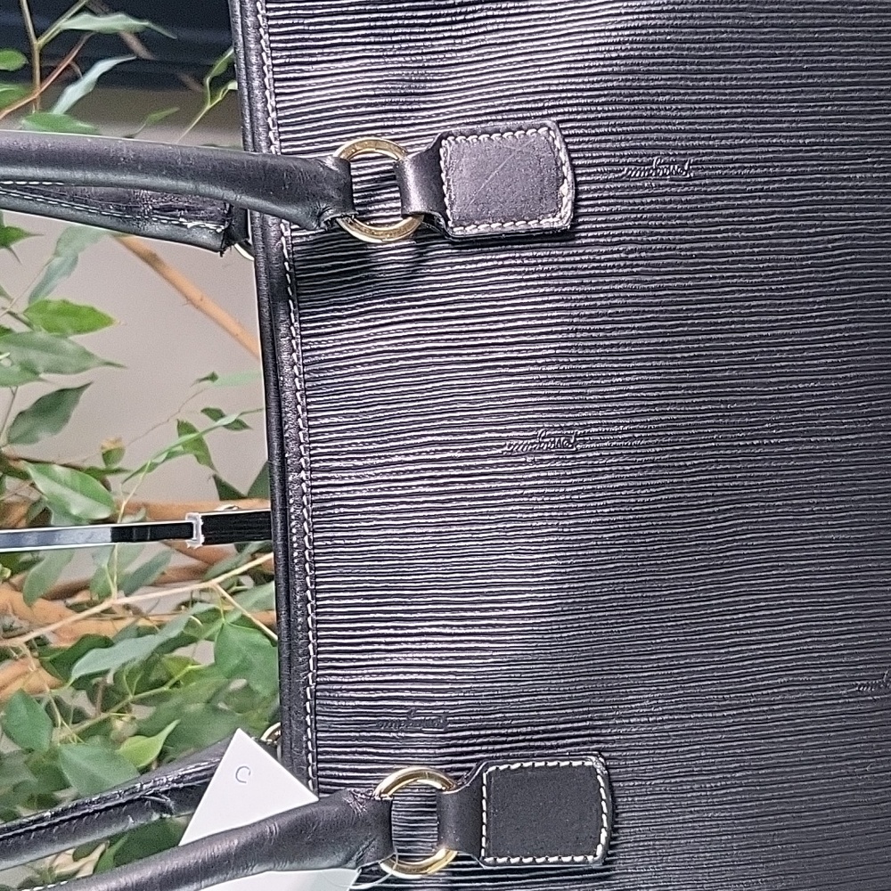 Salvatore Ferragamo Large Black Tote - Picture 9 of 17